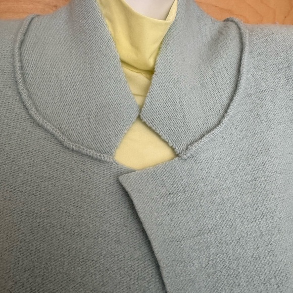 Light blue knitted raw edge vest overcoat - Picture 6 of 11